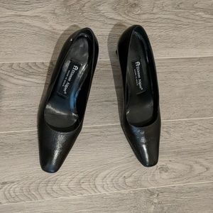Etienne Aigner 'Smart' Pumps Black Shoes